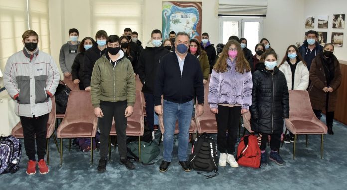 AEA4F81D-3D22-437F-A469-1D60E2897226