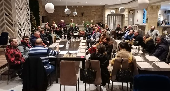 EPAGGELMATIES POLYGYROS