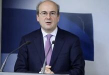 Στο στόχαστρο ο Χατζηδάκης για τα ΕΛΤΑ