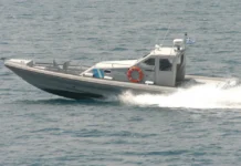 Mini bus έπεσε στη θάλασσα – H ανακοίνωση του λιμενικού