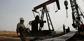 Πετρέλαιο: Εκρηκτική εβδομαδιαία άνοδος 35% στο αμερικανικό αργό και 28% στο Brent εν μέσω κρίσης στα Στενά του Ορμούζ