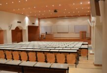 Η θέληση που δεν σταμάτησε η θάλασσα: Φοιτητής από τον Κάλαμο ξεπέρασε τα κύματα για το όνειρό του