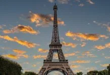 Μπατακλάν: Δέκα χρόνια μετά. Η Γαλλία θυμάται, ο φόβος επιμένει