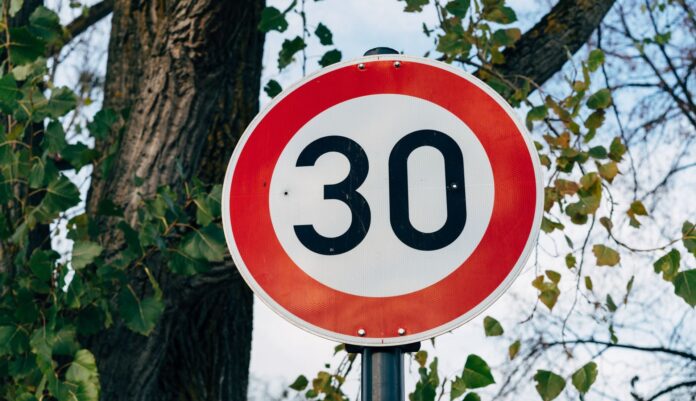 speed-limit-30-km_