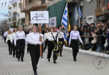 25η Μαρτίου στα Νέα Μουδανιά: Η παρέλαση που γέμισε την πόλη υπερηφάνεια ΒΙΝΤΕΟ-ΕΙΚΟΝΕΣ