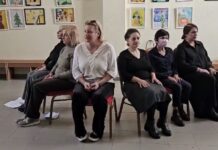 “Φωνές Γυναικών” στα Νέα Ρόδα: Μια θεατρική παράσταση-κατάθεση ψυχής για την Παγκόσμια Ημέρα της Γυναίκας