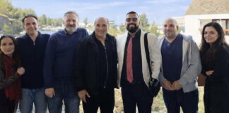 Συγκινητική έκπληξη για τον Νίκο Τσερκεζίδη στο Πόρτο Καρράς-Το μήνυμα πίσω από την τούρτα γενεθλίων