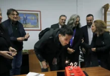 Η επική τούρτα για τα γενέθλια του Μίλτου Τεντόγλου με σχήμα LEGO!